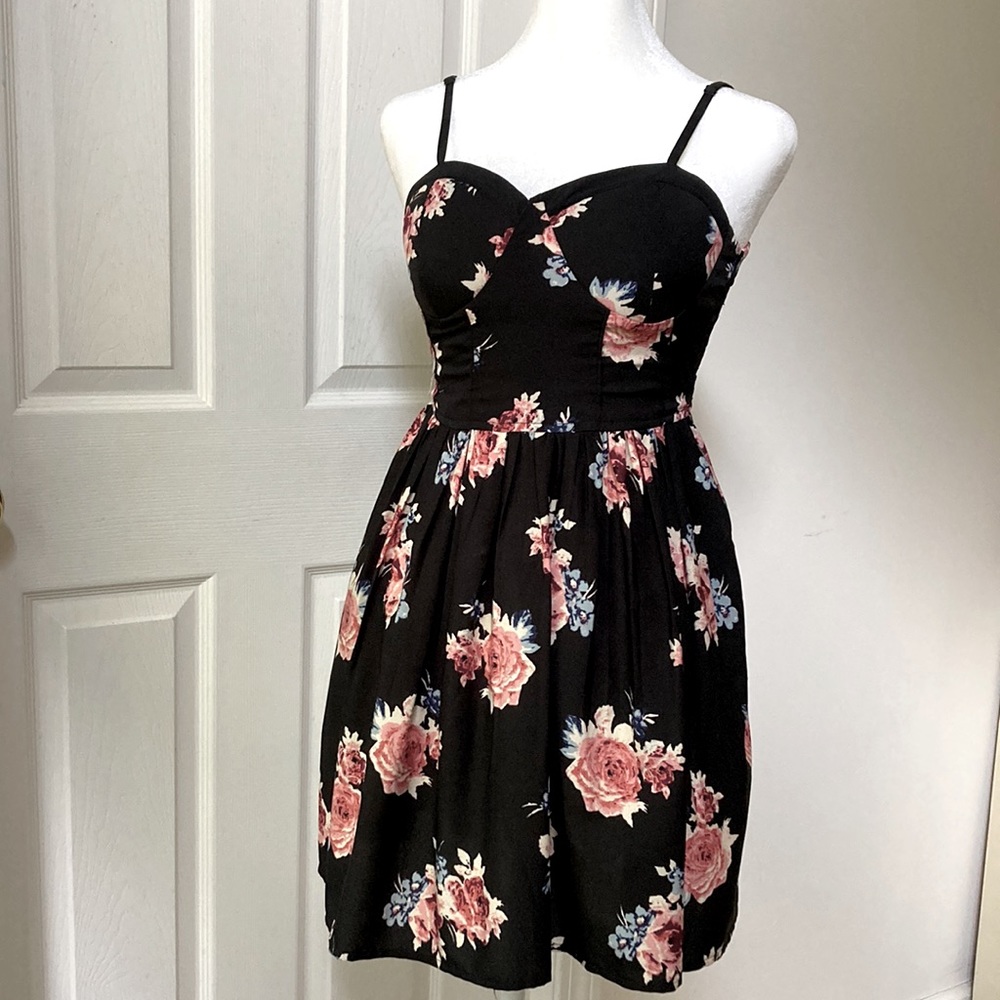 Like New: Black Floral Dress, size S